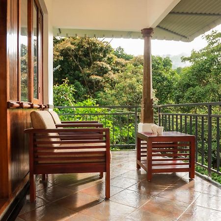 Golden Fern Resort Kanthalloor Bagian luar foto