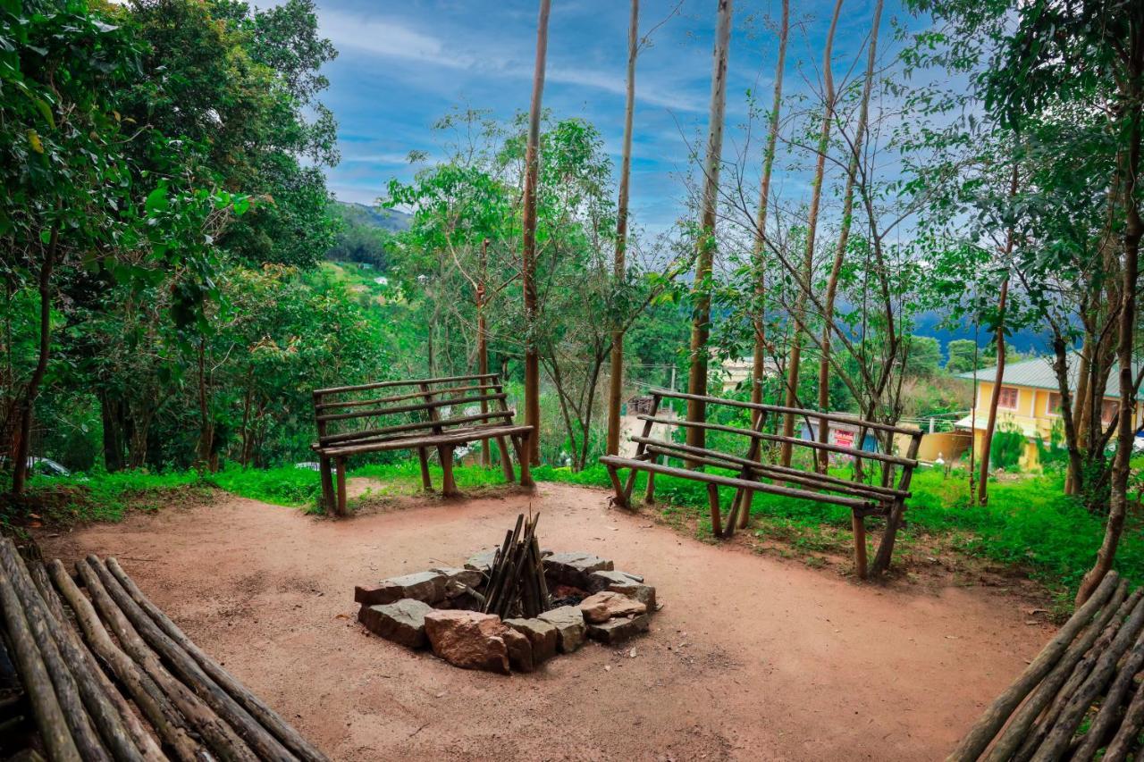 Golden Fern Resort Kanthalloor Bagian luar foto