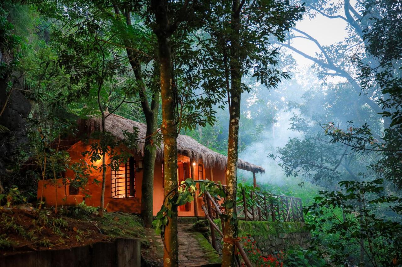 Golden Fern Resort Kanthalloor Bagian luar foto