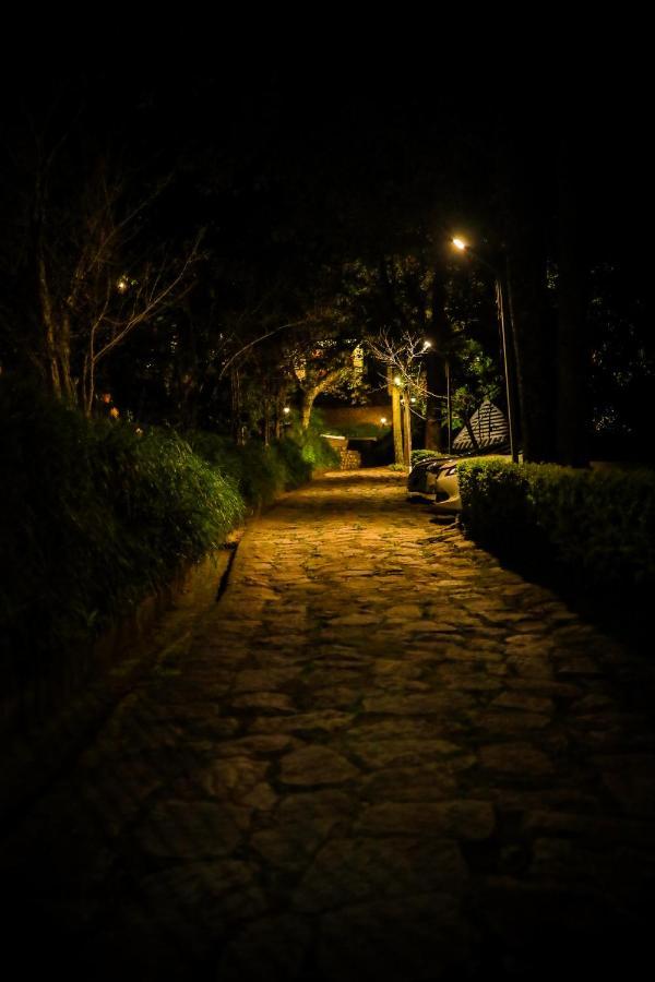 Golden Fern Resort Kanthalloor Bagian luar foto