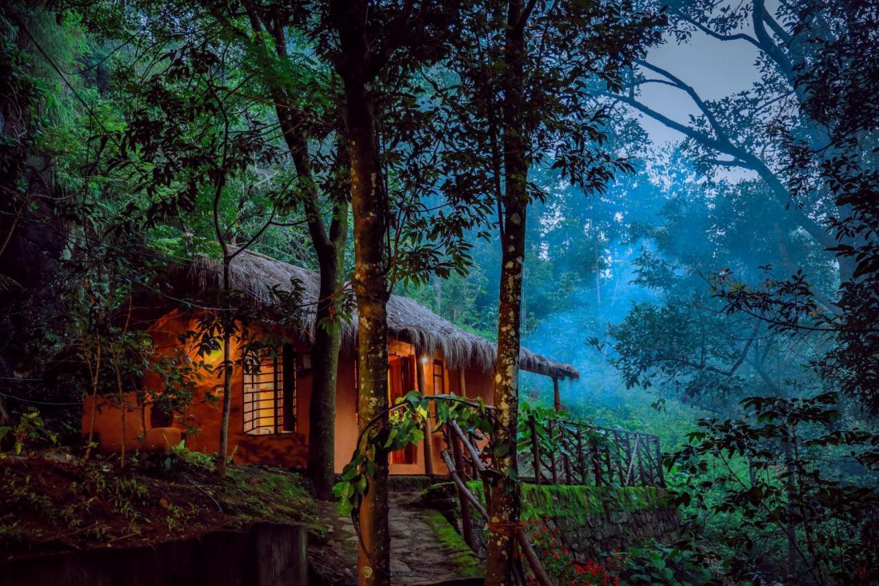 Golden Fern Resort Kanthalloor Bagian luar foto