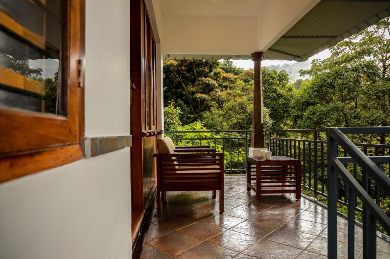 Golden Fern Resort Kanthalloor Bagian luar foto