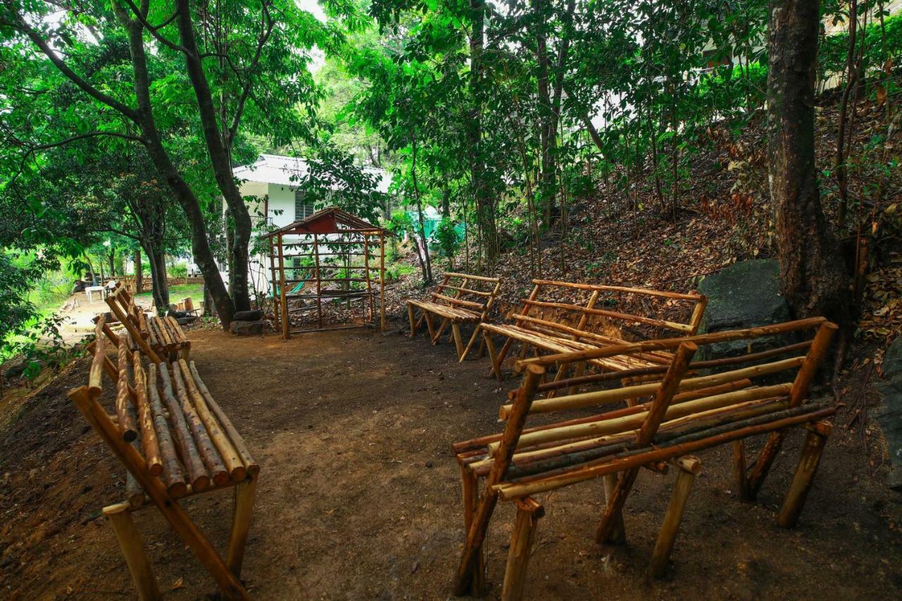 Golden Fern Resort Kanthalloor Bagian luar foto